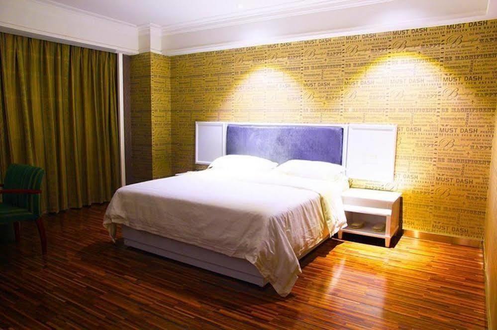 New Zhongxun Business Hotel Yueyang Exterior foto